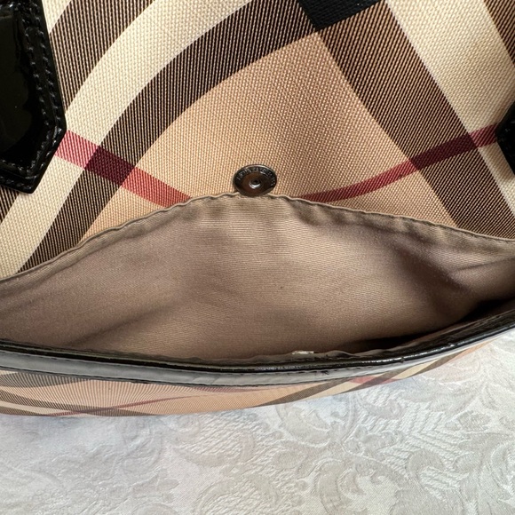 Burberry handbag - Picture 9 of 14